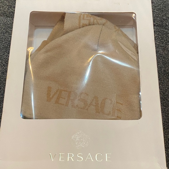 Versace Cream and Tan Men's Beanie and Scarf Set knitted - Picture 5 of 5